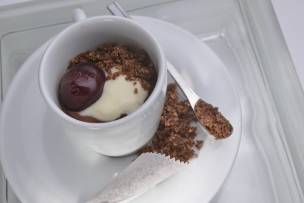 verrine façon forêt noire – copie verrines façon forêt noire dessert adel dakkar