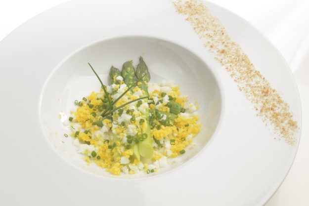 Asperges mimosa – adel dakkar asperges oeufs mimosa